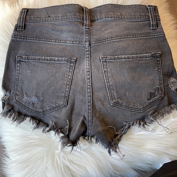 Express black distressed high waisted jean shorts - Picture 2 of 5